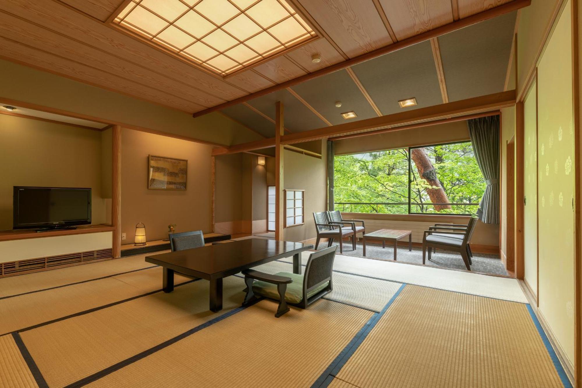 積善館　佳松亭・山荘 4*