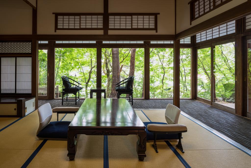 積善館　佳松亭・山荘 4*